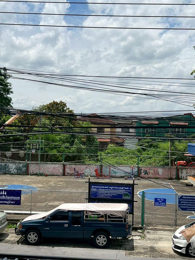 ขายทาวน์เฮาส์ 2 ชั้น เนื้อที่ 18 ตรว. ถนนเมน หมู่บ้านพนาสนธิ์ 6 ถนนนิมิตใหม่ 7 แขวงมีนบุรี เขตมีนบุรี กรุงเทพมหานคร  16