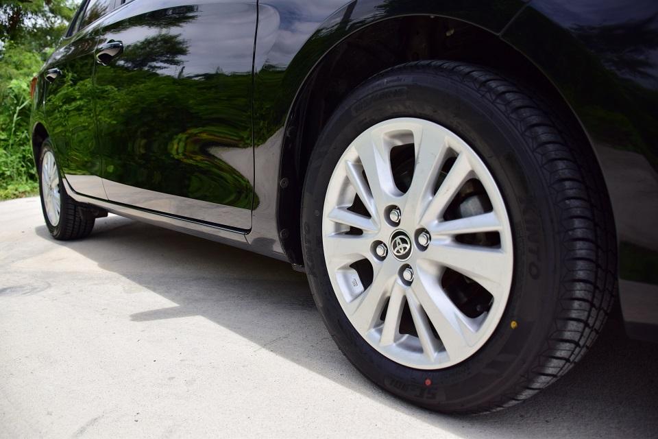 ผ่อน52xx บาท /ฟรีดาวน์ /รถสวยมือเดียว TOYOTA YARIS ATIV 1.2E ออโต้ มัลติฟังชั่นสื บลุทู๊ธCD MP3 ABS USB AIRBAG กุญแจรีโมท ยางปี2025ขับดี โทร0957401229