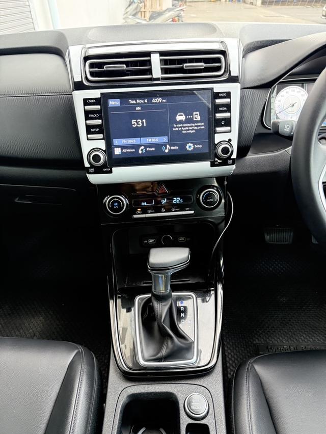 Hyundai CRETA 1.5 SE ปี 2022 สีขาว 11