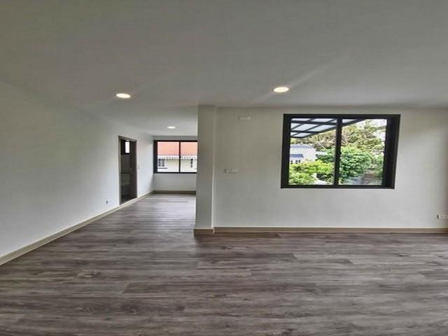 PB5593 ขายบ้านเดี่ยว 2ชั้น หลังมุม รีโนเวทใหม่ ซอยสุขุมวิท60/1 เขตพระโขนง ใกล้ BTS บางจาก 9