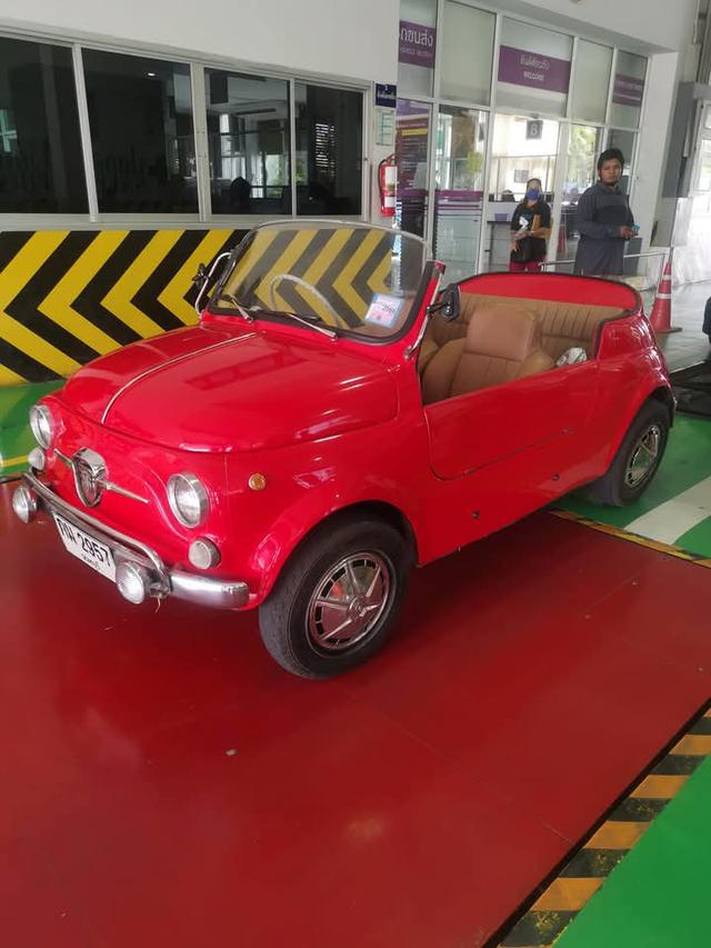 Fiat 500 สีแดง 4