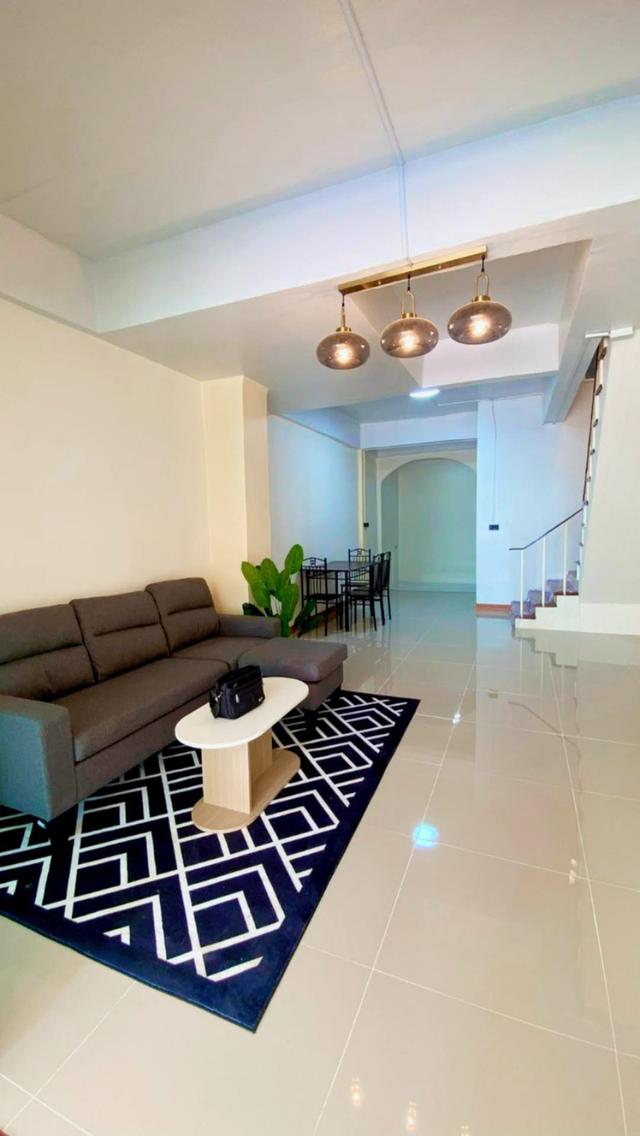 🛒 ทำเลดีบางใหญ่ ใกล้เซ็นทรัลเวสต์เกตและตลาดบางใหญ่! 🏡 ✨ ขายทาวน์เฮ้าส์ 2 ชั้น มบ.พร้อมจิตร ถนนกันตนา 17 ตร.ว. 2 นอน 2 น้ำ เพียง 1.69 ล้าน ฟรีโอน ✨ 9