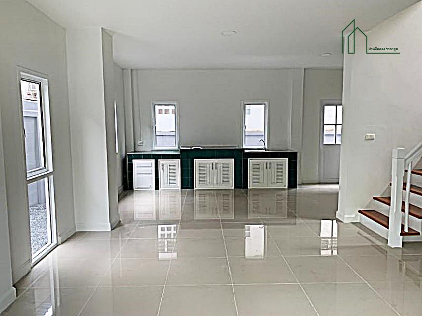 บ้านแฝด 2 ชั้น 37 ตรว. หมู่บ้าน บุรีรมย์ ซาฟารีเวิลด์ ซอยเลียบคลองสอง 23 คลองสามวา  5