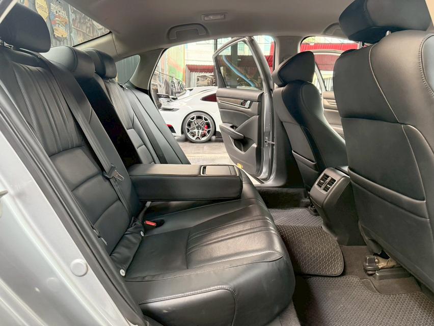 HONDA ACCORD 1.5 Turbo EL ปี2019รถบ้านแท้ ออพชั่นเต็มคัน พร้อมใช้งาน. 14