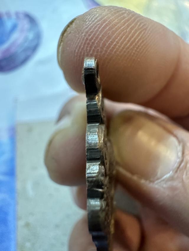 เหรียญเลื่อนสมณศักดิ์หลวงพ่อเงินสภาพเดิมๆสวยดาราเลยครับผม 9