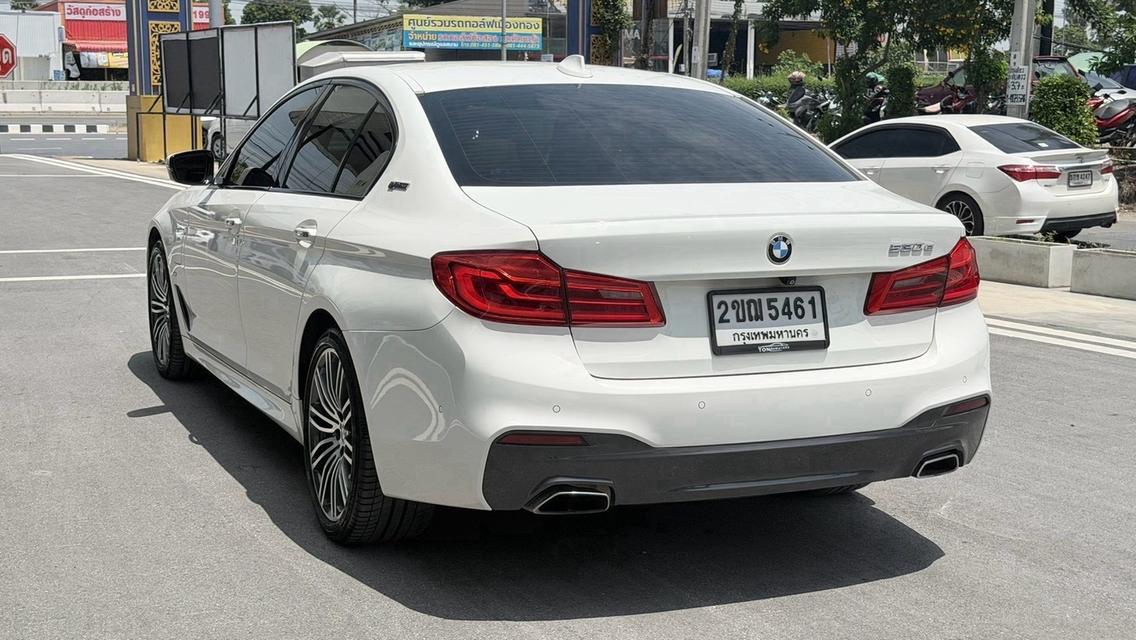 (แจ้งรหัสรถ KPV5461) 2018 จด 23 BMW 530e 2.0 M SPORT รูปที่ 14