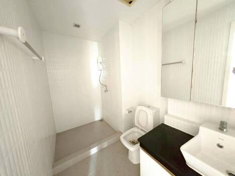 Landmark Residence Condo  19