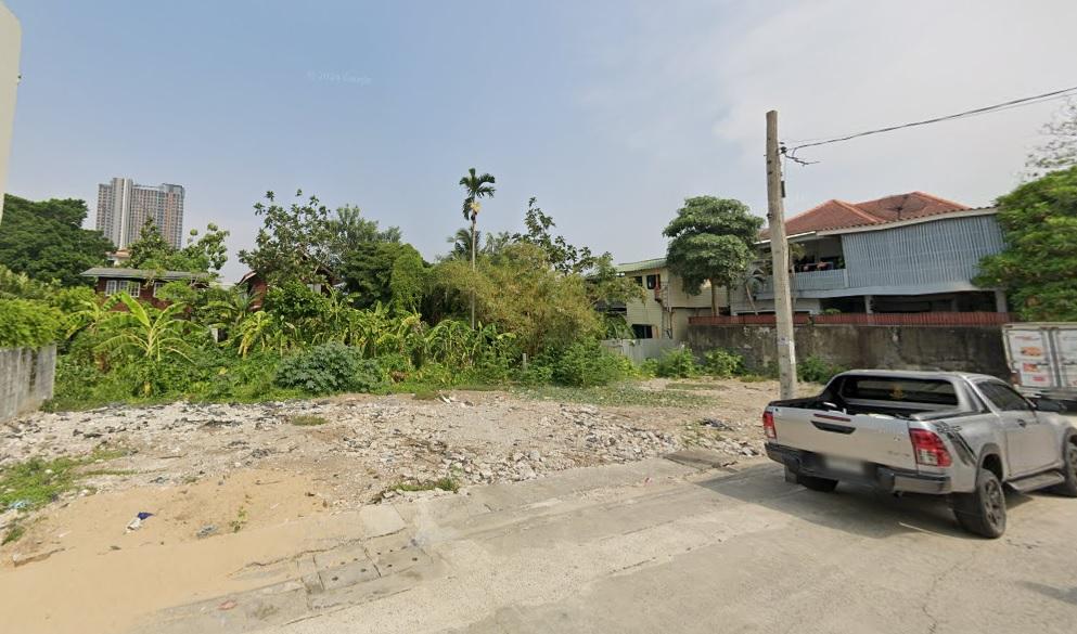 ขายที่ดินเปล่า100ตรว แปลงสี่เหลี่ยมผืนผ้า ใกล้เทอมินอล21 ถนนพระราม3 ซอย6 บางคอแหลม กทม. 2