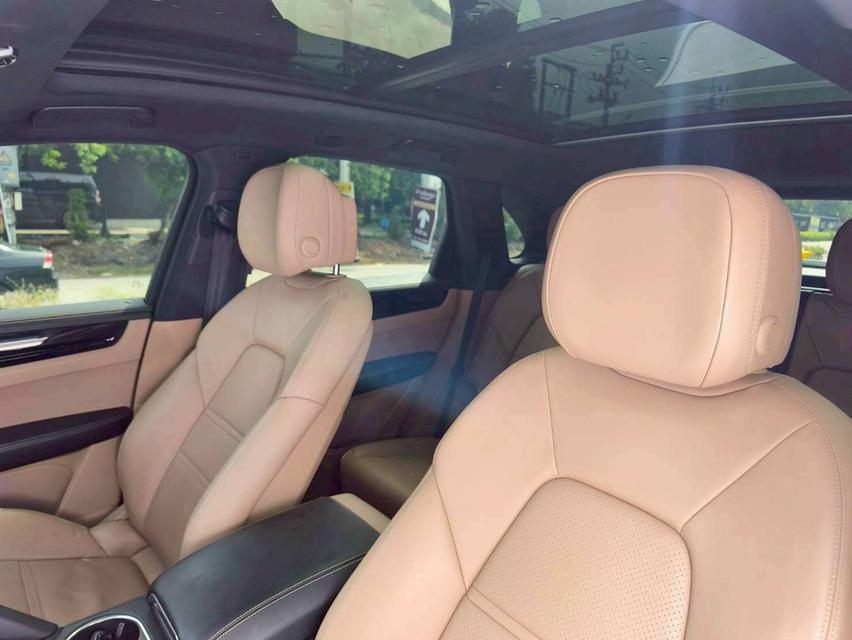 รหัสรถ KPV44 2023 PORSCHE CAYENNE 3.0 E-HYBIRD  10
