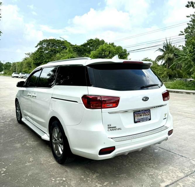 Kia Carnival รถ 11ที่นั่ง คุณภาพดี  2