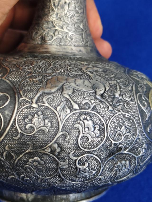 old Chinese silver surahi gold engraved รูปที่ 14
