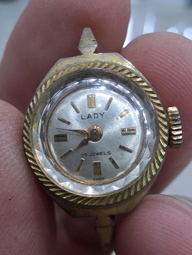 A.นาฬิกา Lady 14k G.P. เรือนเล็ก หายาก น่าสะสม  ของสะสม สวย หายาก ขายตามสภาพ พร้อมส่ง รูปที่ 2