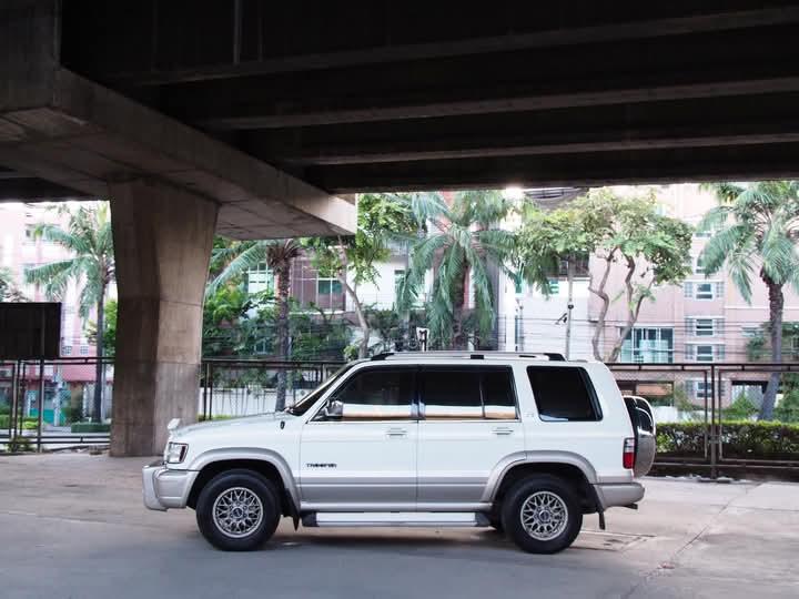 Isuzu Trooper V6 4