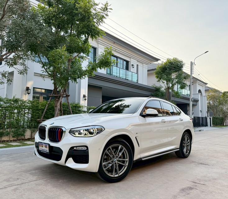 BMW X4 xDrive20d M Sport สีขาว Alpine White  ปี19 จด 20 ดีเซล ประวัติศูนย์