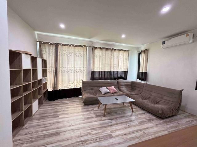 ขายบ้านเดี่ยว 2 ชั้น 98 ตรว. 5 ห้องนอน ย่านโชคชัย 4 ลาดพร้าว เลียบด่วน พร้อมเฟอร์ ใกล้ทางออกถนนเลียบด่วน รามอินทรา 8