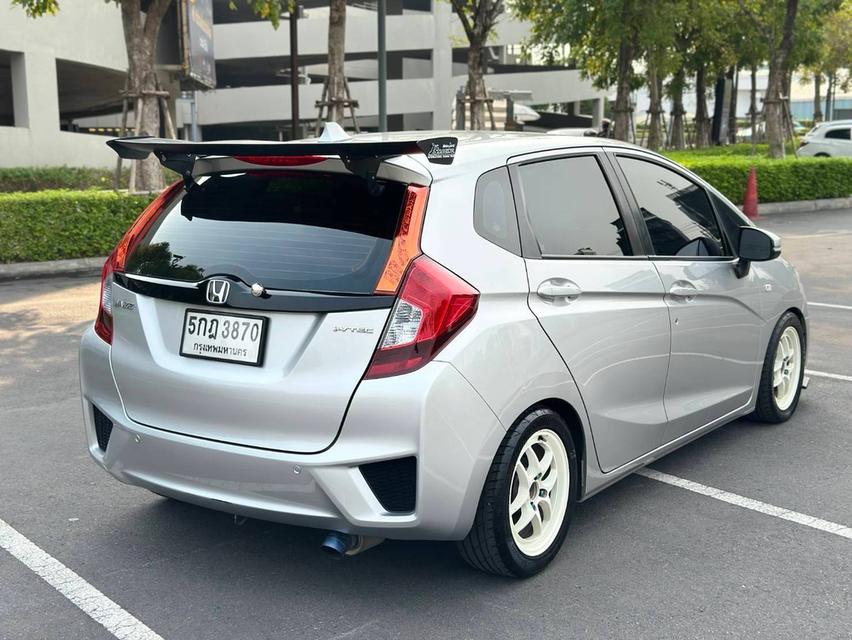 Honda Jazz GK 1.5S เกียร์ Auto สีบอร์นเทา ปี 2016 10