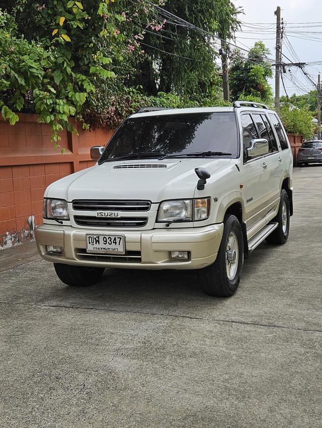 ISUZU TROOPER 3.2 สีขาวทูโทน  ปี1998