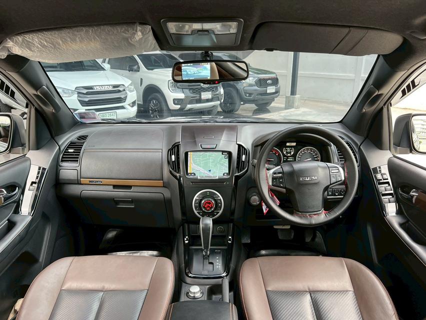 ISUZU D-MAX V-CROSS CAB-4 3.0 Ddi M ปี 2019 โฉม V-CROSS CAB-4 19-ปัจจุบัน 7
