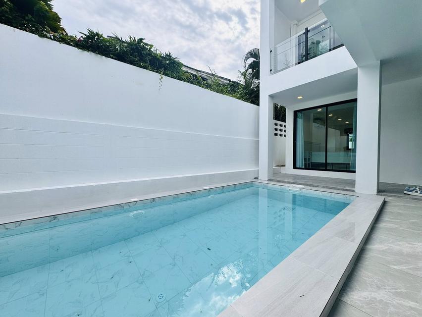 Seafront pool villa style modern Jomtien Beach 17.9 Million 9