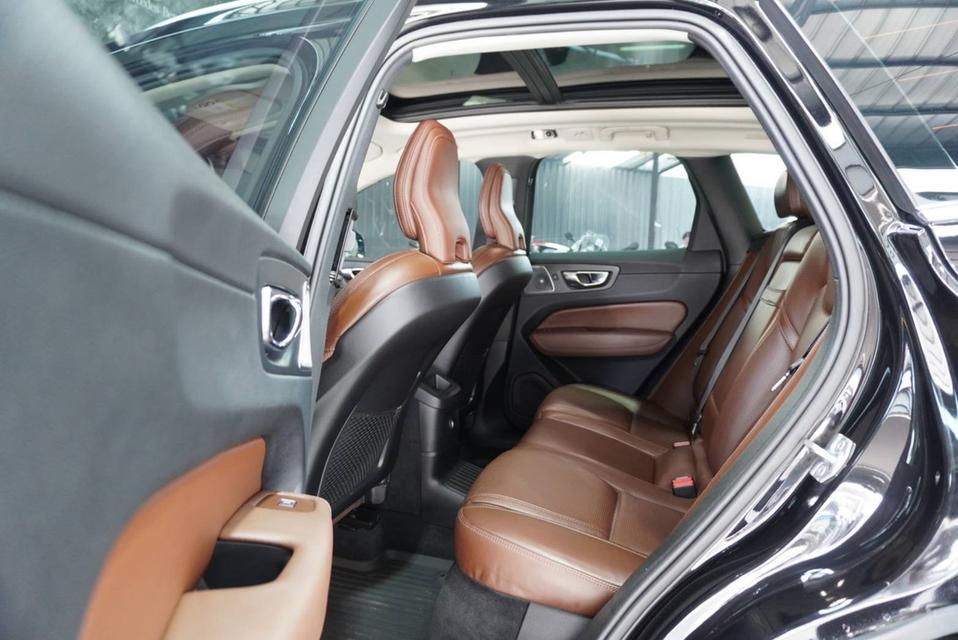 รหัสรถ JRS5889 Volvo XC60 T8 Inscription AWD ปี 2019 11