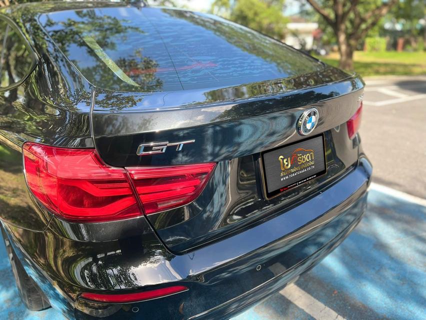 BMW 320d GT Sport (2017) 10