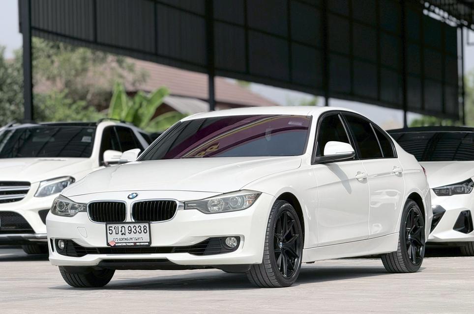 BMW 320i Luxury ปี13