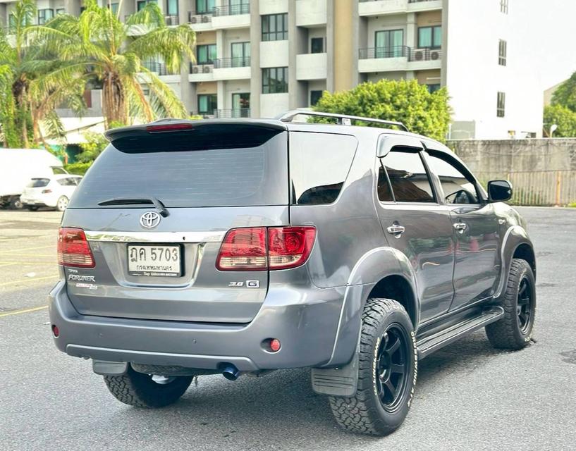 Toyota Fortuner 3.0 G เกียร์ธรรมดา ขับ 4 สีเทา ปี 2006