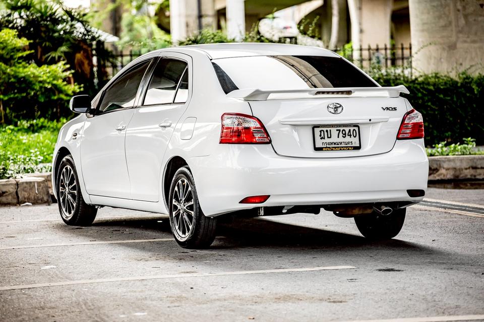 Toyota Vios 1.5E ปี 2010 เกียร์ออโต้ สีขาว   8