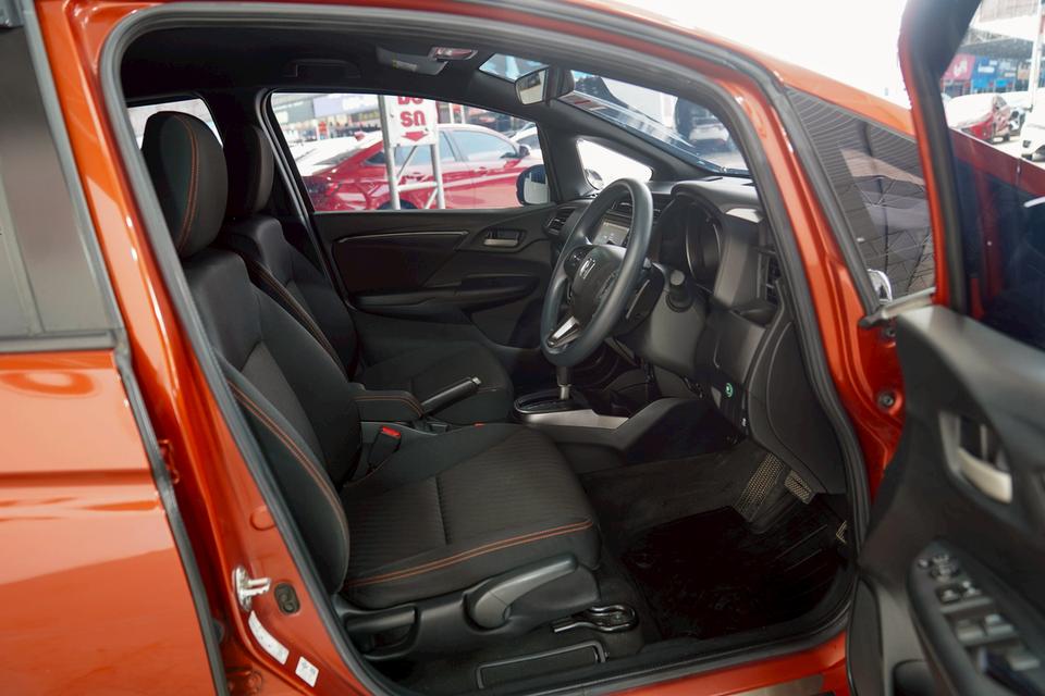 ขายรถยนต์มือสอง Honda Jazz 1.5RS รูปที่ 13