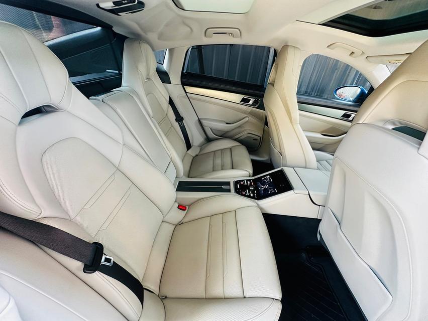 Porsche Panamera Plug In Hybrid 13