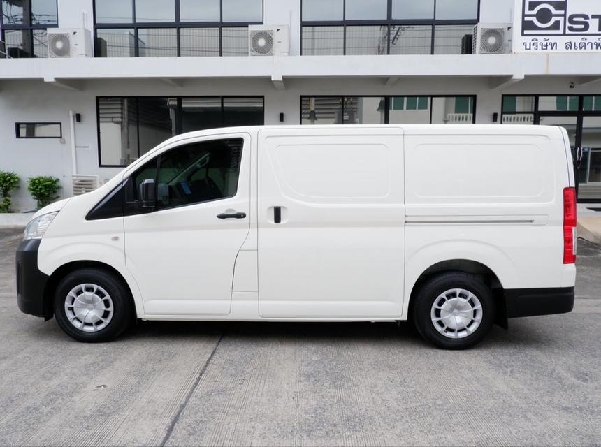 Toyota HIACE 2.8 MT Eco Van 202020 7