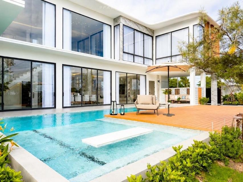For Sale — Ultra Luxury Pool Villa near Mabprachan Lake, Pattaya• Land size: 408 sq.wah• Usable area: over 1,200 sq.m.• 5 luxury bedrooms• 10 bathroom รูปย่อยที่ 3