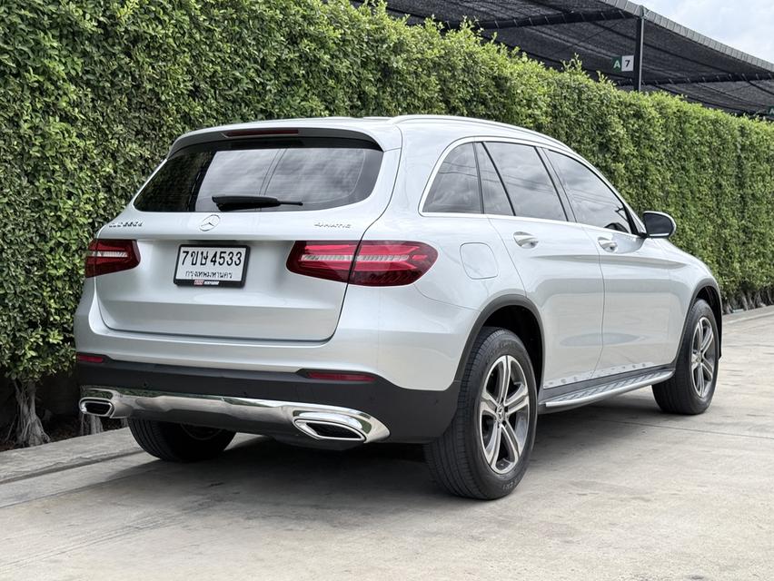 Benz GLC220d 4Matic ปี 2020 สภาพสวย สีเดิมทั้งคัน รูปที่ 3