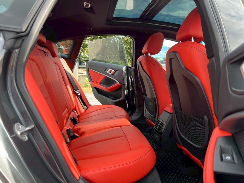 BMW 220i Grand Coupe M Sport ปี 2021 จด 2022  16