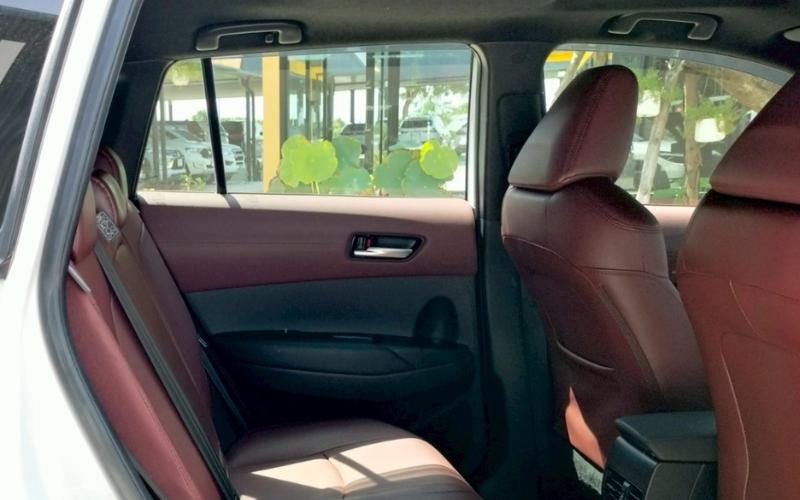 TOYOTA COROLLA CROSS 1.8 HYBRID PREMIUM SAFETY ปี 2020 15