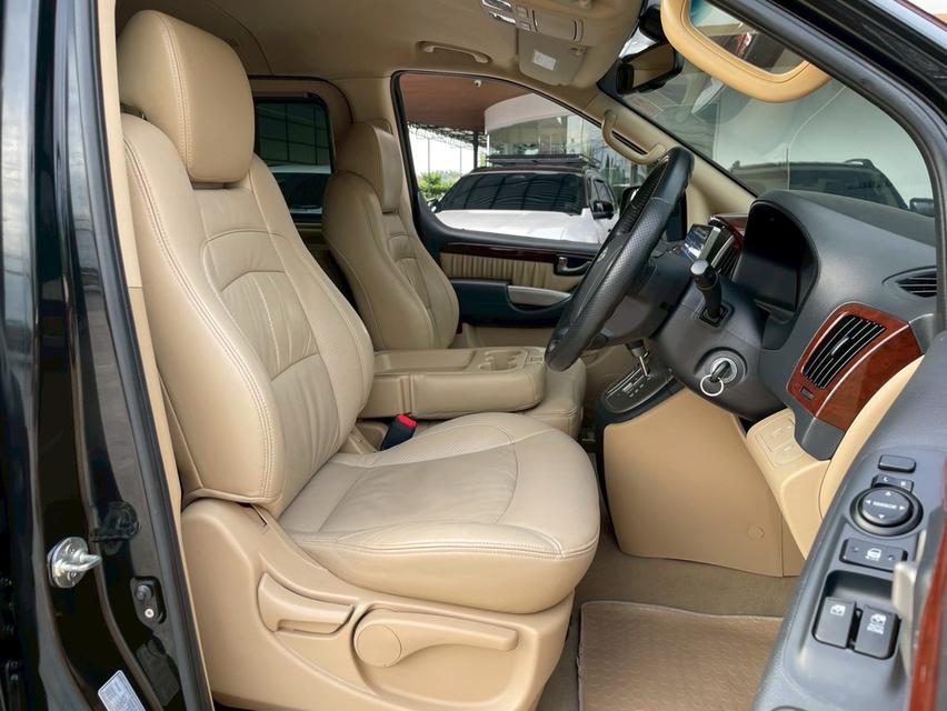 ปี 2012 HYUNDAI GRAND STAREX, 2.5 VIP โฉม ปี10-18 สีดำ เกียร์ออโต้ ดีเซล  15