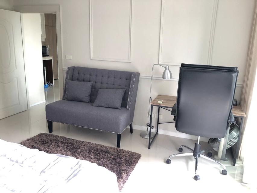 เช่าห้องคอนโดทองหล่อ ติดถนนใหญ่ พร้อมอยู่ เฟอร์ฯครบ 10