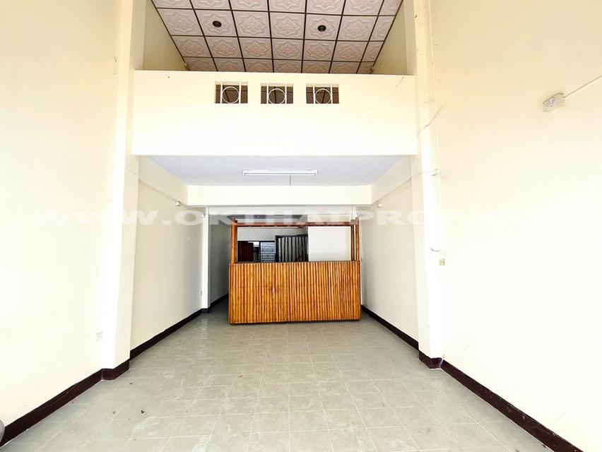 อาคารพาณิชย์ ( นวนคร ) ถ.พหลโยธิน ต.คลองหนึ่ง อ.คลองหลวง จ.ปทุมธานี 2