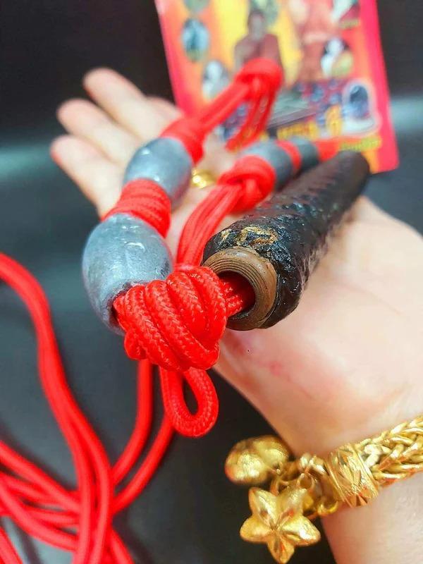 Discover the power of the Takrud Sai Nia — invincible, protective, and blessed for ultimate safety and charm! 4