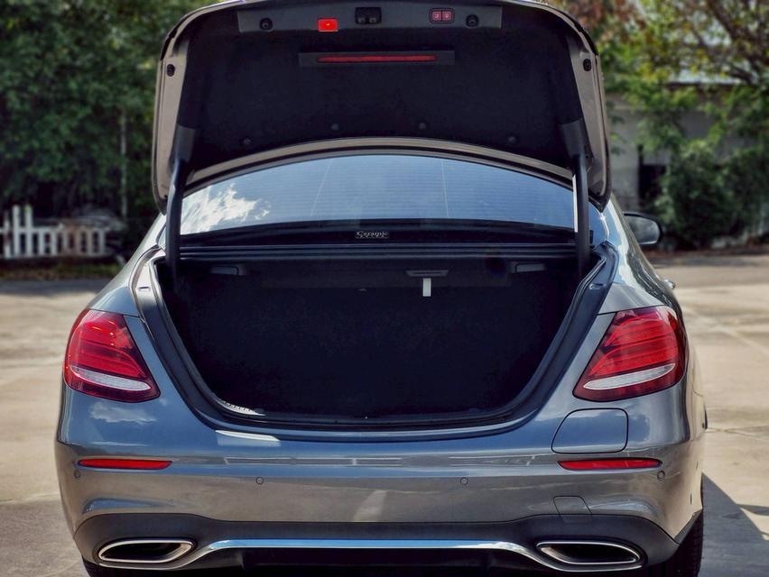 Benz E 350e AMG ปี 2018 ไมล์ 85,xxx km. รูปที่ 16