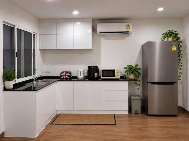 HR 10598 ให้เช่าทาวน์โฮม 3 ชั้น ประชาชื่น จตุจักร รีโนเวทใหม่ พร้อมห้องทำงาน เฟอร์นิเจอร์ครบ ใกล้ทางด่วนและรถไฟฟ้า 5
