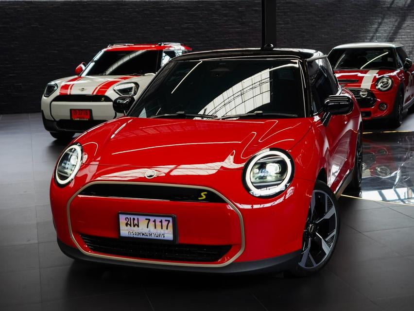 MINI Cooper SE J01 ปี 2025 สีแดง มีไฟแนนซ์เหลือขายดาวน์ 49,999 สีเดิมจากโรงงานทุกชิ้น