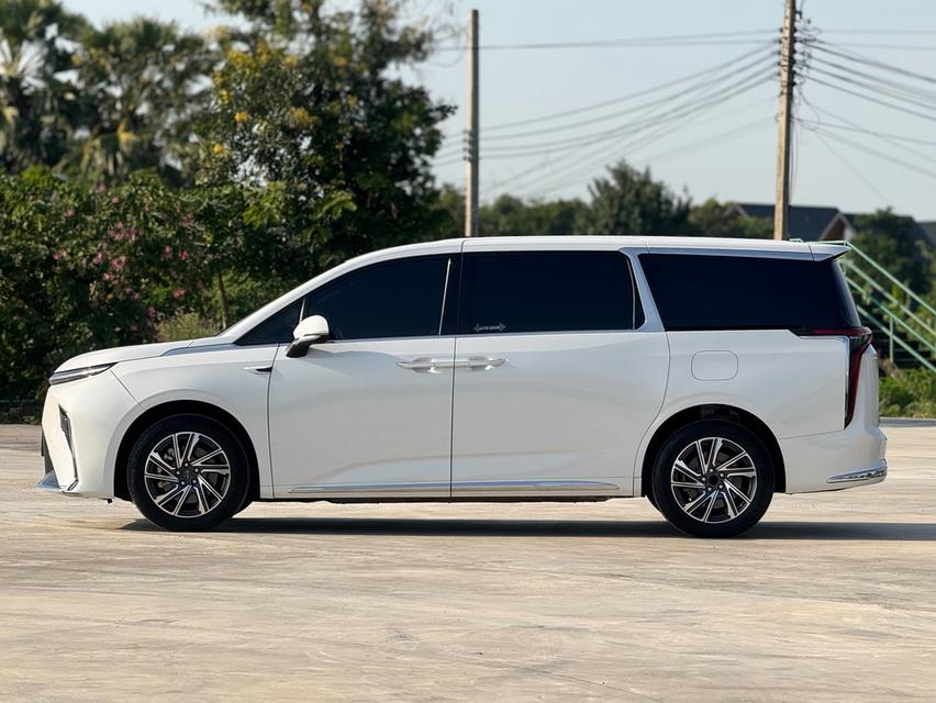 MG. Maxus9 Y2023 Van 2dr V 7st Reduction Gear 1sp FWD 4