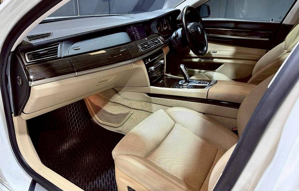 BMW 740Li (F02) ปี 2009 รูปที่ 13