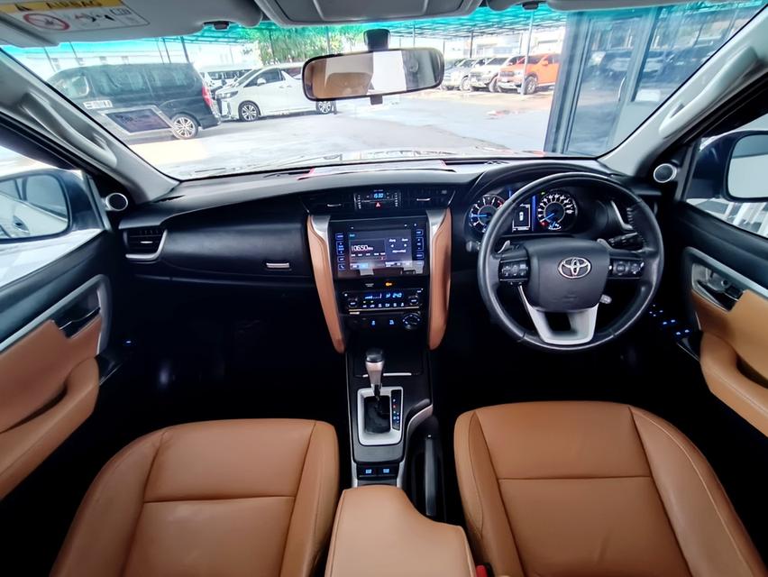 รถยนต์มือสองสภาพพร้อมใช้งาน 11