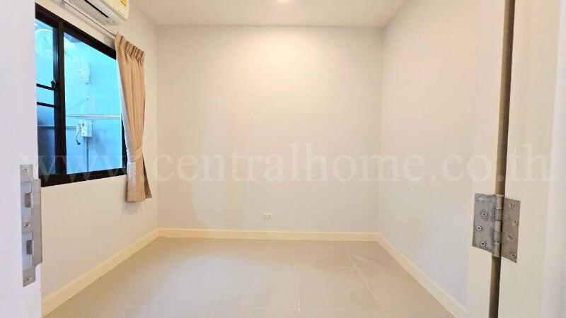 ทาวน์โฮม สิริ เพลส รังสิต เดินทางสะดวก ใกล้ทางด่วนบางพูน 14