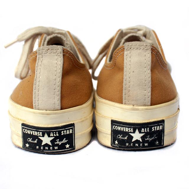 CONVERSE รองเท้าผ้าใบมือสอง สีเหลืองทอง สภาพเหมือนใหม่ จัดส่งฟรี!!! เก็บปลายทาง
