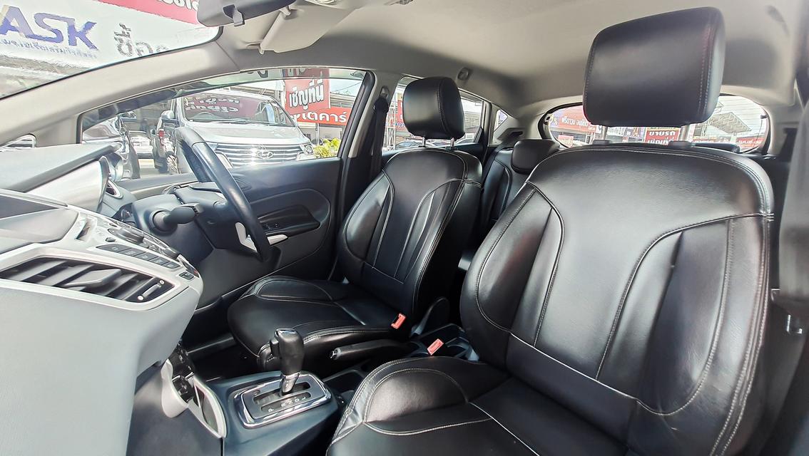 Ford Fiesta 1.5S hatchback 5 ประตู ปี 2013 3
