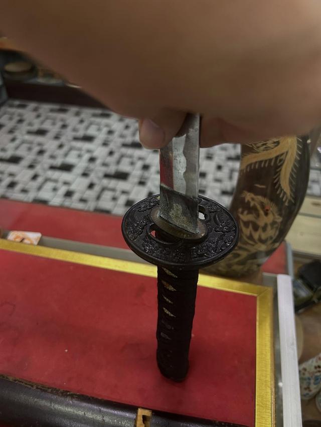 ดาบซามูไร ดาบคาตานะ ฝีกไม้ ด้ามหนังกระเบน (ตำหนิตรงปอกตามภาพ)