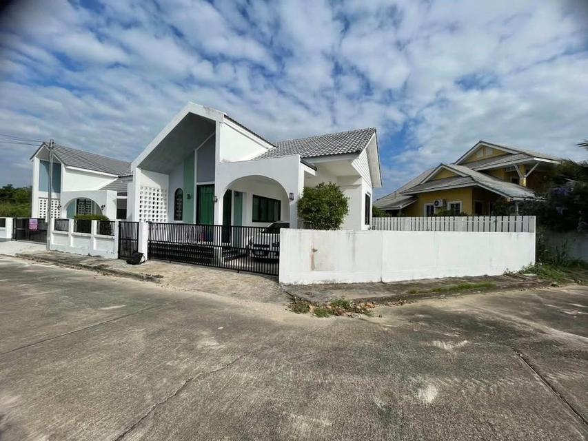 📍 ขายบ้านเดี่ยวชั้นเดียว 2.5 ล้าน [ฟรีโอน!] ใกล้ตลาด-ห้าง 🔥 ราคาเพียง 2.5 ล้านบาท (ฟรีทุกค่าใช้จ่ายวันโอน) 1